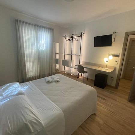 Albergo Perseo Portopalo Di Capo Passero Екстериор снимка