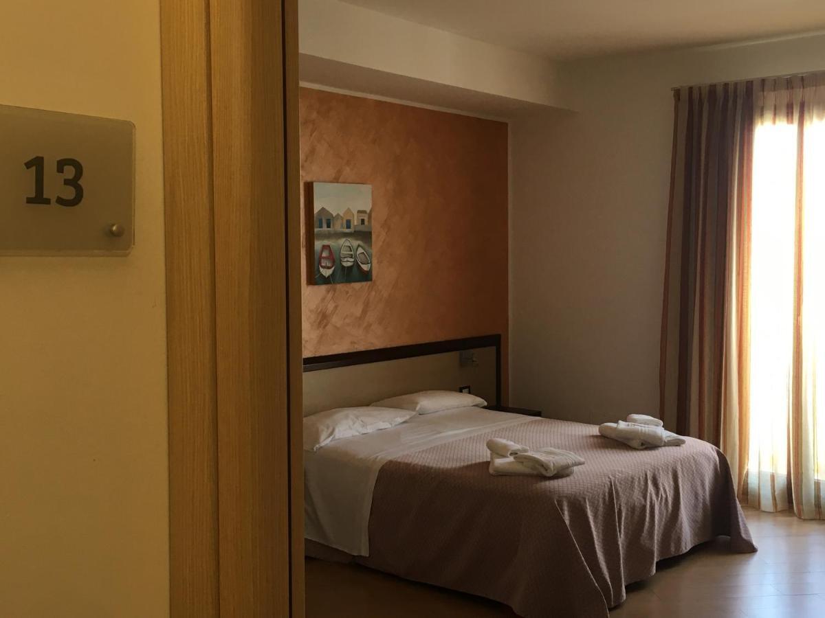 Albergo Perseo Portopalo Di Capo Passero Екстериор снимка